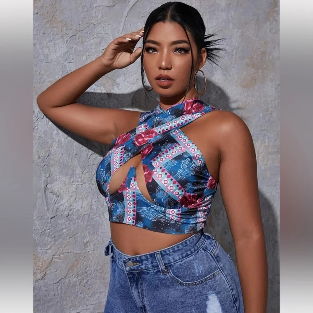 Floral Cross-Front Crop Top - Picture 4 of 5